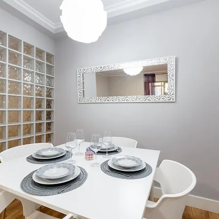 Con Parking Gratis En El Centro By *