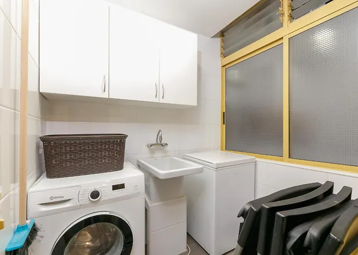 Con Parking Gratis En El Centro By Vigo