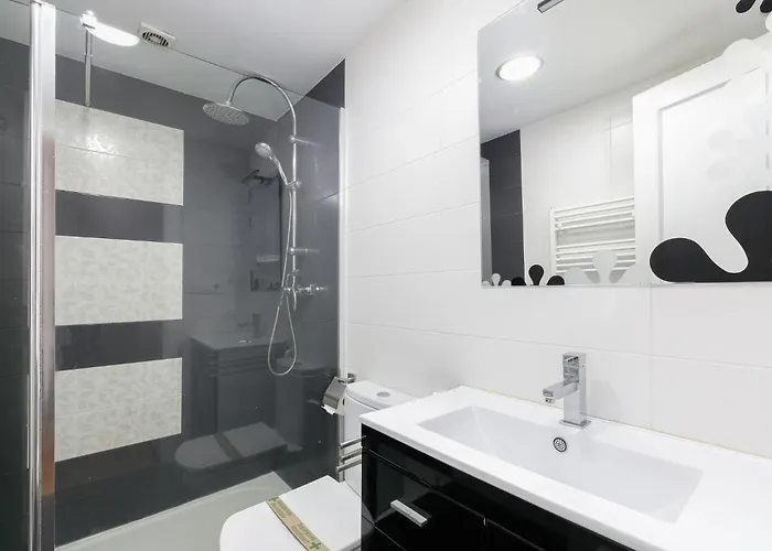 Con Parking Gratis En El Centro By *